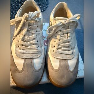 Woman Vince White and Gray Sneakers sz 9